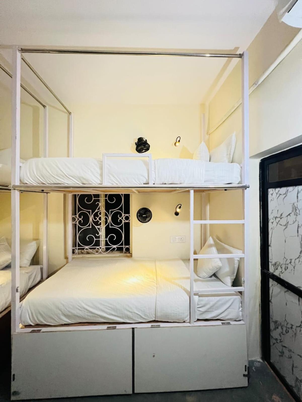 Hot - House Of Travellers, Vagator Hostel Εξωτερικό φωτογραφία