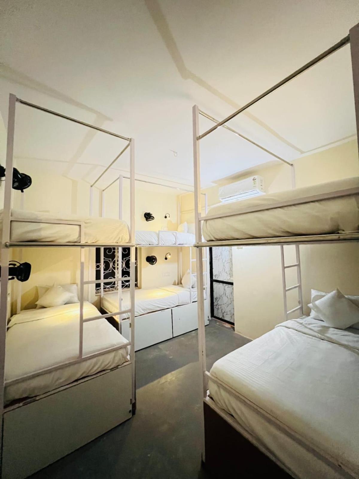 Hot - House Of Travellers, Vagator Hostel Εξωτερικό φωτογραφία