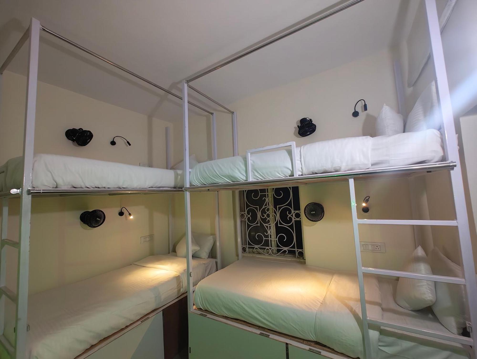 Hot - House Of Travellers, Vagator Hostel Εξωτερικό φωτογραφία
