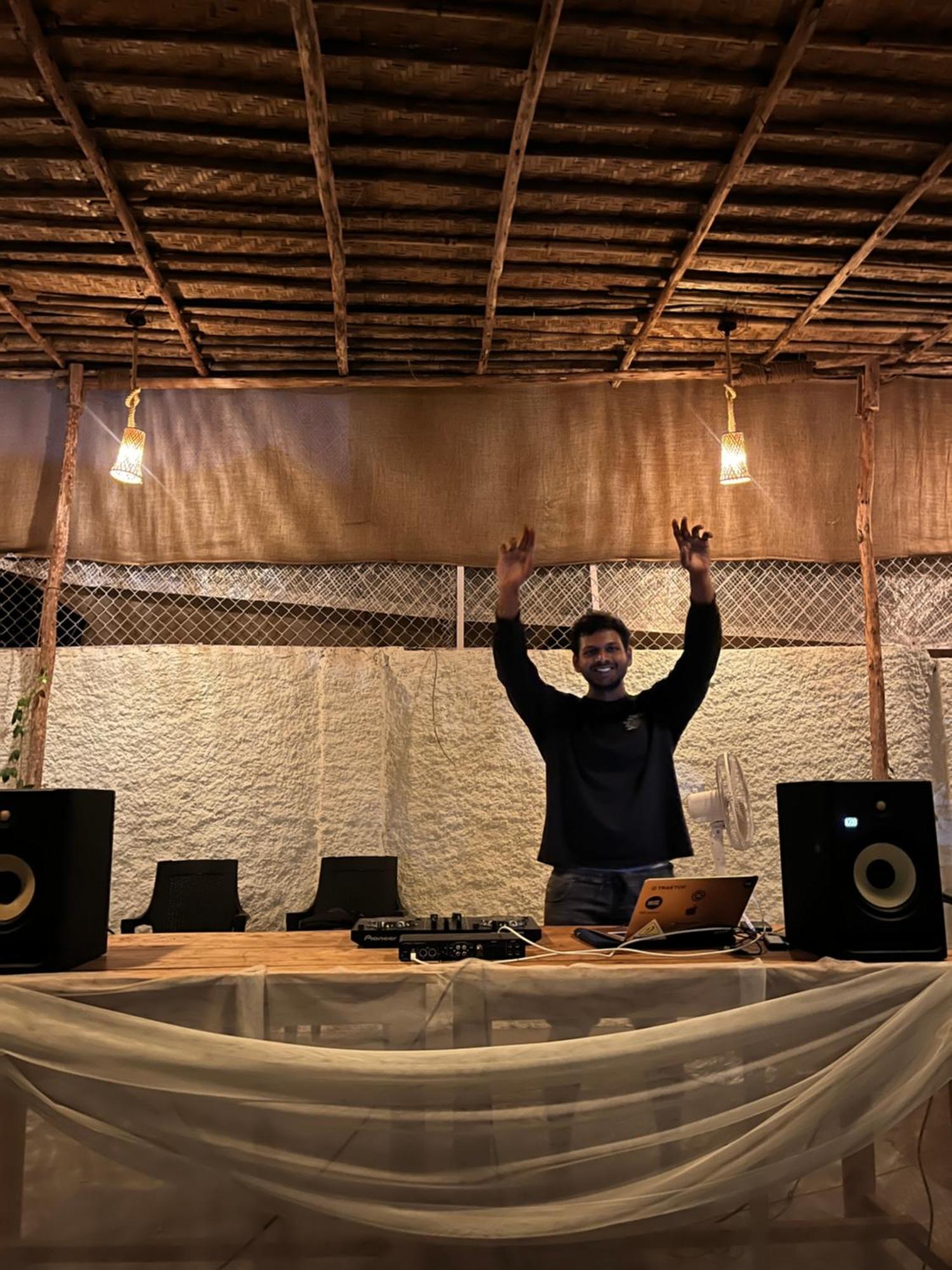 Hot - House Of Travellers, Vagator Hostel Εξωτερικό φωτογραφία